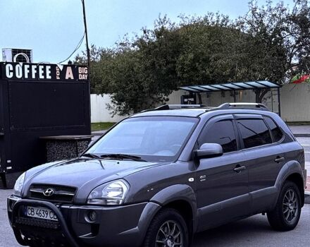 Сірий Хендай Туксон, об'ємом двигуна 2 л та пробігом 240 тис. км за 7850 $, фото 2 на Automoto.ua