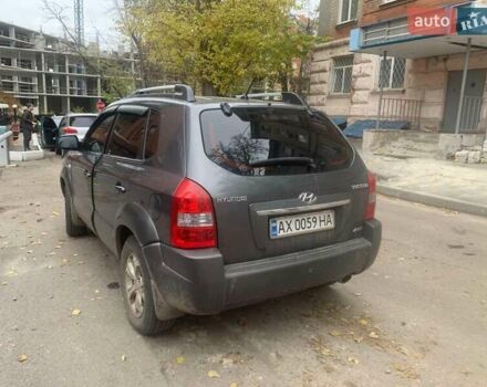 Сірий Хендай Туксон, об'ємом двигуна 1.98 л та пробігом 190 тис. км за 8800 $, фото 3 на Automoto.ua