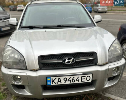 Серый Хендай Туксон, объемом двигателя 1.98 л и пробегом 227 тыс. км за 7700 $, фото 21 на Automoto.ua