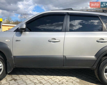 Хендай Туксон 2008 в Турке на Automoto.ua Серый Хендай Туксон, объемом двигателя 2 л и пробегом 274 тыс. км за 7200 $, фото 7 на Automoto.ua