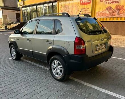 Серый Хендай Туксон, объемом двигателя 2 л и пробегом 164 тыс. км за 9300 $, фото 1 на Automoto.ua