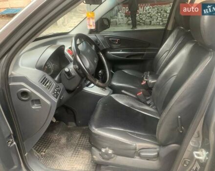 Сірий Хендай Туксон, об'ємом двигуна 1.98 л та пробігом 190 тис. км за 8800 $, фото 10 на Automoto.ua