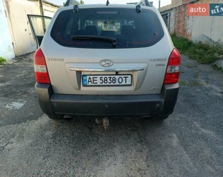Сірий Хендай Туксон, об'ємом двигуна 1.99 л та пробігом 210 тис. км за 7600 $, фото 7 на Automoto.ua