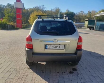 Хендай Туксон 2008 у Тернополі на Automoto.ua Сірий Хендай Туксон, об'ємом двигуна 2 л та пробігом 186 тис. км за 6600 $, фото 4 на Automoto.ua