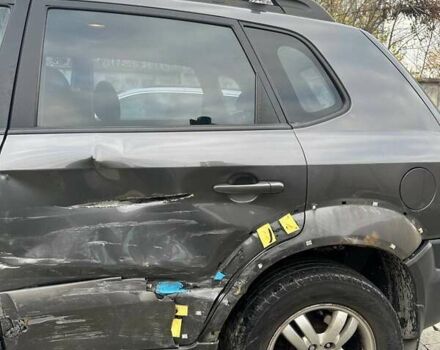 Сірий Хендай Туксон, об'ємом двигуна 1.99 л та пробігом 221 тис. км за 6000 $, фото 22 на Automoto.ua