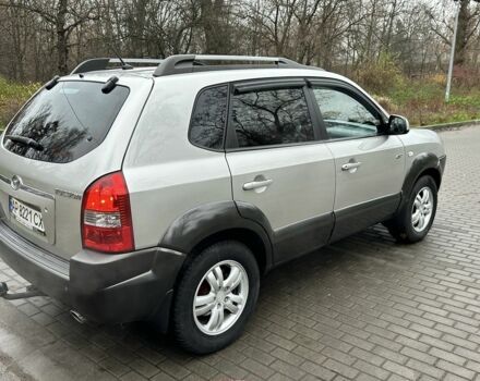 Сірий Хендай Туксон, об'ємом двигуна 2 л та пробігом 218 тис. км за 6900 $, фото 1 на Automoto.ua