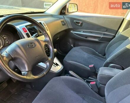 Серый Хендай Туксон, объемом двигателя 2 л и пробегом 164 тыс. км за 9300 $, фото 32 на Automoto.ua