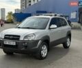 Серый Хендай Туксон, объемом двигателя 2 л и пробегом 163 тыс. км за 7800 $, фото 1 на Automoto.ua