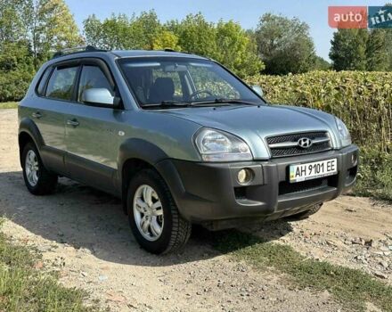 Сірий Хендай Туксон, об'ємом двигуна 1.98 л та пробігом 161 тис. км за 8900 $, фото 3 на Automoto.ua