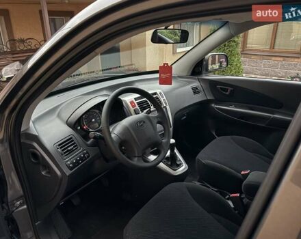 Хендай Туксон 2008 в Миргороде на Automoto.ua Серый Хендай Туксон, объемом двигателя 1.98 л и пробегом 177 тыс. км за 7950 $, фото 32 на Automoto.ua
