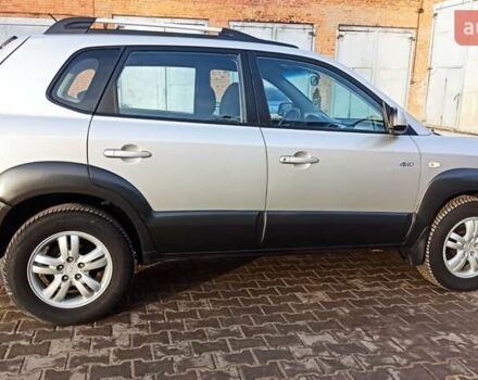 Серый Хендай Туксон, объемом двигателя 2 л и пробегом 127 тыс. км за 9300 $, фото 14 на Automoto.ua