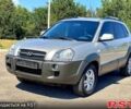 Сірий Хендай Туксон, об'ємом двигуна 2 л та пробігом 225 тис. км за 7800 $, фото 1 на Automoto.ua
