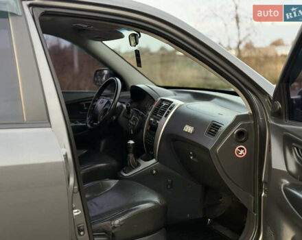 Хендай Туксон 2008 у Мене на Automoto.ua Сірий Хендай Туксон, об'ємом двигуна 1.98 л та пробігом 242 тис. км за 7600 $, фото 17 на Automoto.ua