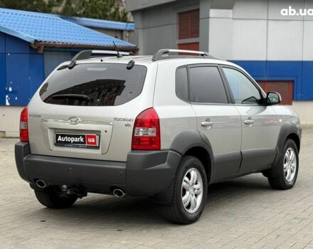 Сірий Хендай Туксон, об'ємом двигуна 2.7 л та пробігом 210 тис. км за 9290 $, фото 5 на Automoto.ua
