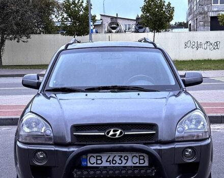 Сірий Хендай Туксон, об'ємом двигуна 2 л та пробігом 240 тис. км за 7850 $, фото 1 на Automoto.ua