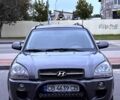 Сірий Хендай Туксон, об'ємом двигуна 2 л та пробігом 240 тис. км за 7850 $, фото 1 на Automoto.ua