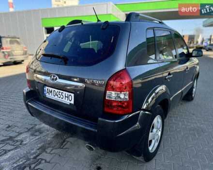 Сірий Хендай Туксон, об'ємом двигуна 1.98 л та пробігом 280 тис. км за 7300 $, фото 2 на Automoto.ua