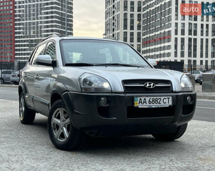 Хендай Туксон 2008 в Киеве на Automoto.ua Серый Хендай Туксон, объемом двигателя 2 л и пробегом 187 тыс. км за 7250 $, фото 2 на Automoto.ua