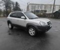 Сірий Хендай Туксон, об'ємом двигуна 2 л та пробігом 215 тис. км за 7750 $, фото 5 на Automoto.ua