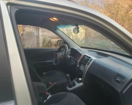 Хендай Туксон 2008 у Тернополі на Automoto.ua Сірий Хендай Туксон, об'ємом двигуна 2 л та пробігом 186 тис. км за 6600 $, фото 18 на Automoto.ua