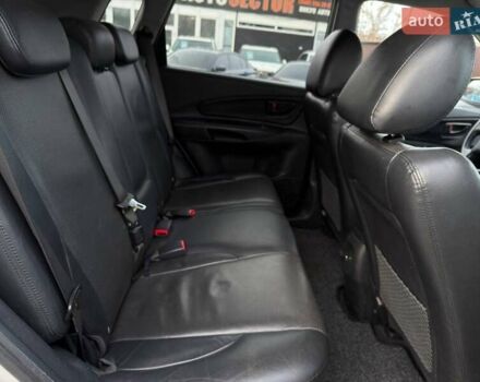 Серый Хендай Туксон, объемом двигателя 1.98 л и пробегом 140 тыс. км за 9300 $, фото 27 на Automoto.ua