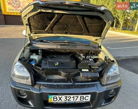 Серый Хендай Туксон, объемом двигателя 2 л и пробегом 164 тыс. км за 9300 $, фото 45 на Automoto.ua