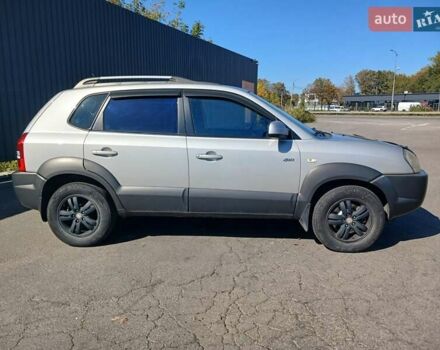 Хендай Туксон 2008 у Полтаві на Automoto.ua Сірий Хендай Туксон, об'ємом двигуна 2 л та пробігом 222 тис. км за 7200 $, фото 8 на Automoto.ua