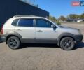 Хендай Туксон 2008 у Полтаві на Automoto.ua Сірий Хендай Туксон, об'ємом двигуна 2 л та пробігом 222 тис. км за 7200 $, фото 8 на Automoto.ua