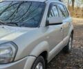 Сірий Хендай Туксон, об'ємом двигуна 1.99 л та пробігом 272 тис. км за 8500 $, фото 2 на Automoto.ua
