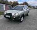 Хендай Туксон 2008 в Жмеренке на Automoto.ua Серый Хендай Туксон, объемом двигателя 2 л и пробегом 228 тыс. км за 6900 $, фото 3 на Automoto.ua