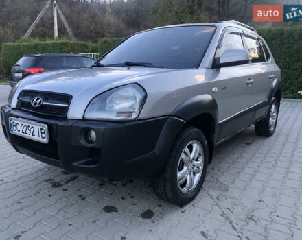 Хендай Туксон 2008 в Турке на Automoto.ua Серый Хендай Туксон, объемом двигателя 2 л и пробегом 274 тыс. км за 7200 $, фото 4 на Automoto.ua