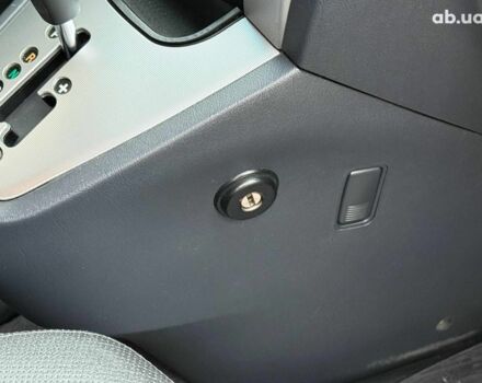 Сірий Хендай Туксон, об'ємом двигуна 2.7 л та пробігом 210 тис. км за 9290 $, фото 20 на Automoto.ua