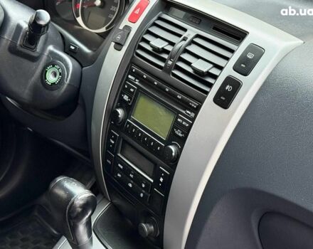 Сірий Хендай Туксон, об'ємом двигуна 2.7 л та пробігом 210 тис. км за 9290 $, фото 19 на Automoto.ua