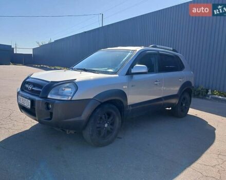 Хендай Туксон 2008 у Полтаві на Automoto.ua Сірий Хендай Туксон, об'ємом двигуна 2 л та пробігом 222 тис. км за 7200 $, фото 3 на Automoto.ua