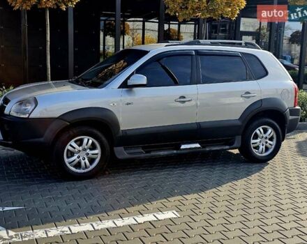 Серый Хендай Туксон, объемом двигателя 1.98 л и пробегом 199 тыс. км за 8350 $, фото 7 на Automoto.ua