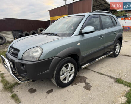 Хендай Туксон 2008 в Новой Ушице на Automoto.ua Серый Хендай Туксон, объемом двигателя 1.98 л и пробегом 229 тыс. км за 8200 $, фото 3 на Automoto.ua