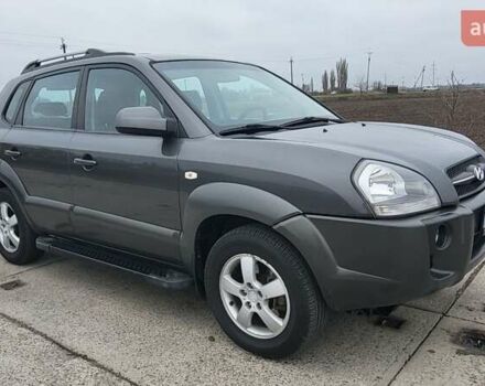 Серый Хендай Туксон, объемом двигателя 1.98 л и пробегом 177 тыс. км за 8200 $, фото 10 на Automoto.ua