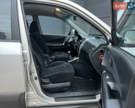 Хендай Туксон 2008 в Киеве на Automoto.ua Серый Хендай Туксон, объемом двигателя 2 л и пробегом 187 тыс. км за 7250 $, фото 37 на Automoto.ua