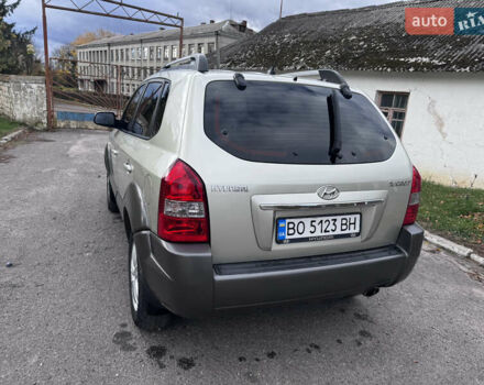 Серый Хендай Туксон, объемом двигателя 2 л и пробегом 228 тыс. км за 6900 $, фото 8 на Automoto.ua