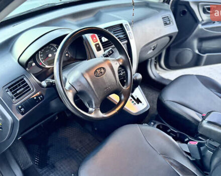 Хендай Туксон 2008 у Зборів на Automoto.ua Сірий Хендай Туксон, об'ємом двигуна 1.99 л та пробігом 228 тис. км за 8500 $, фото 21 на Automoto.ua