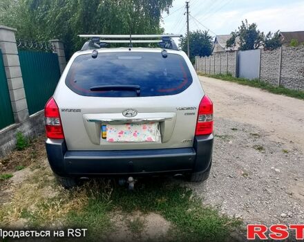 Сірий Хендай Туксон, об'ємом двигуна 2 л та пробігом 135 тис. км за 9700 $, фото 1 на Automoto.ua