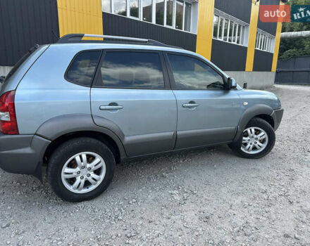 Сірий Хендай Туксон, об'ємом двигуна 1.98 л та пробігом 209 тис. км за 8400 $, фото 14 на Automoto.ua