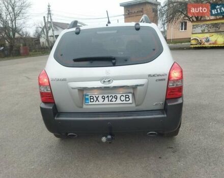 Серый Хендай Туксон, объемом двигателя 2 л и пробегом 210 тыс. км за 8200 $, фото 3 на Automoto.ua