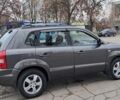 Серый Хендай Туксон, объемом двигателя 2 л и пробегом 95 тыс. км за 8800 $, фото 4 на Automoto.ua
