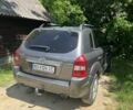 Серый Хендай Туксон, объемом двигателя 2 л и пробегом 300 тыс. км за 8000 $, фото 5 на Automoto.ua
