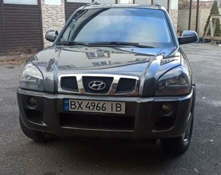 Серый Хендай Туксон, объемом двигателя 1.98 л и пробегом 258 тыс. км за 7500 $, фото 9 на Automoto.ua