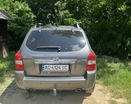 Хендай Туксон 2008 в Мукачеве на Automoto.ua Серый Хендай Туксон, объемом двигателя 2 л и пробегом 300 тыс. км за 7800 $, фото 1 на Automoto.ua