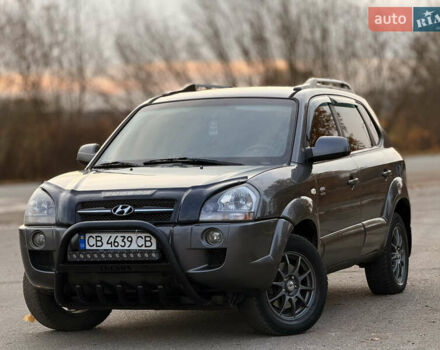 Хендай Туксон 2008 у Мене на Automoto.ua Сірий Хендай Туксон, об'ємом двигуна 1.98 л та пробігом 242 тис. км за 7600 $, фото 5 на Automoto.ua