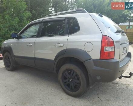 Сірий Хендай Туксон, об'ємом двигуна 1.98 л та пробігом 222 тис. км за 8000 $, фото 8 на Automoto.ua