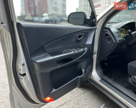 Хендай Туксон 2008 в Киеве на Automoto.ua Серый Хендай Туксон, объемом двигателя 2 л и пробегом 187 тыс. км за 7250 $, фото 49 на Automoto.ua